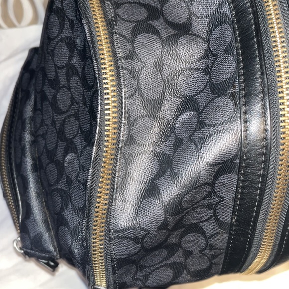 New coach bag worn for 2 months still in good condition everything still there - Picture 3 of 5